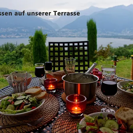 Top-ferienwohnung Im Landhausstil Mit Panoramablick & Pool * Gambarogno