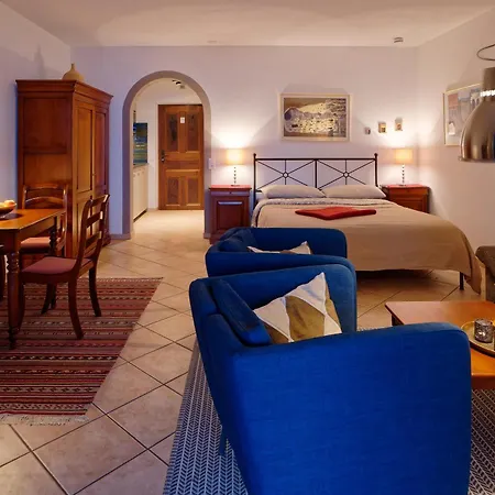 Top-ferienwohnung Im Landhausstil Mit Panoramablick & Pool Gambarogno