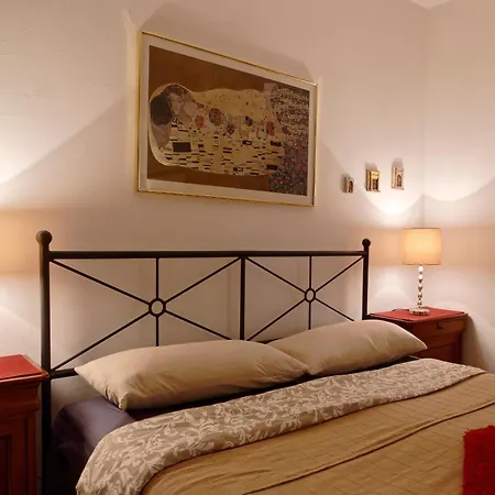 Top-ferienwohnung Im Landhausstil Mit Panoramablick & Pool Gambarogno